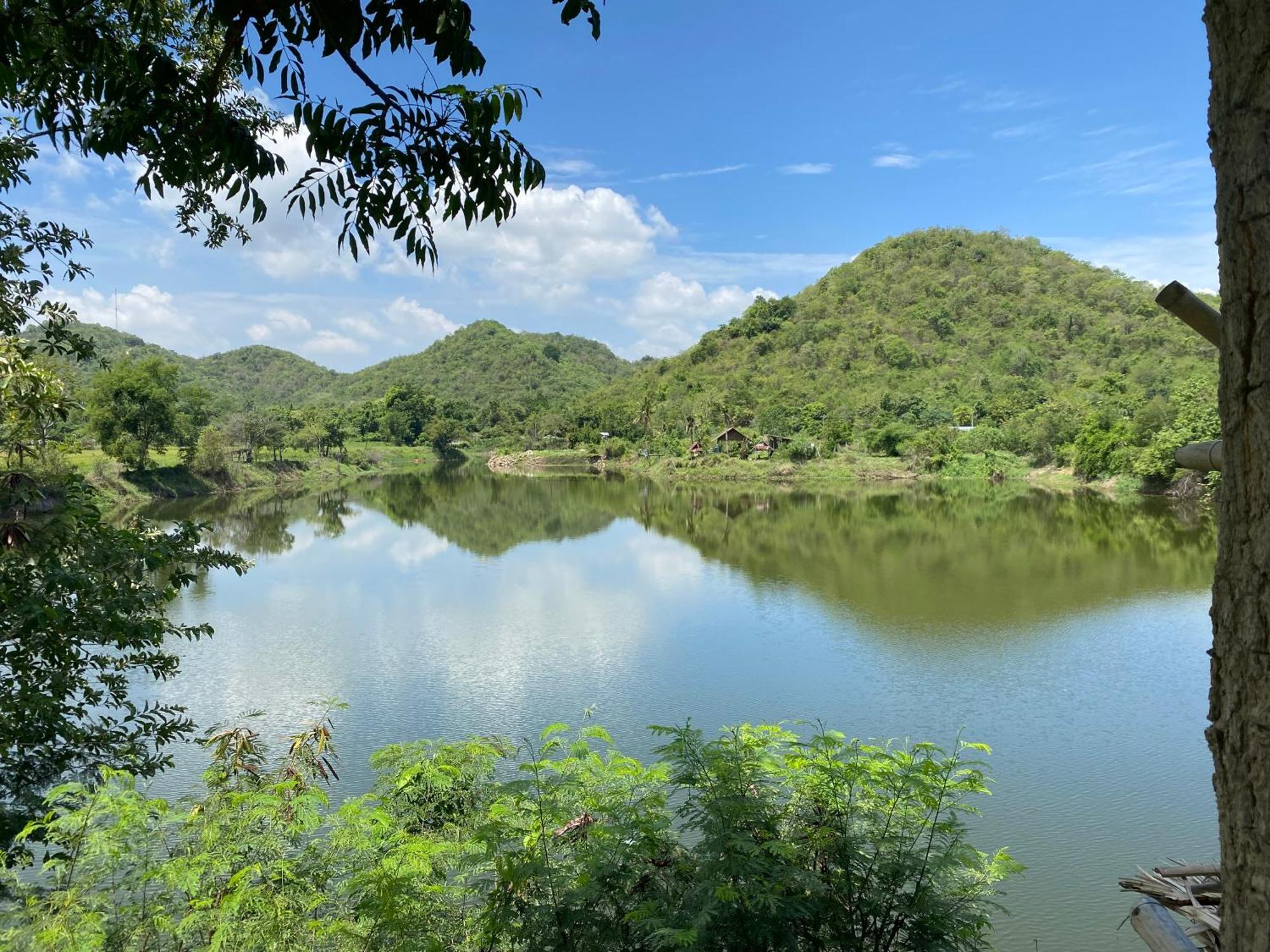 Royal Mountain Hut 호텔 Ratchaburi 외부 사진