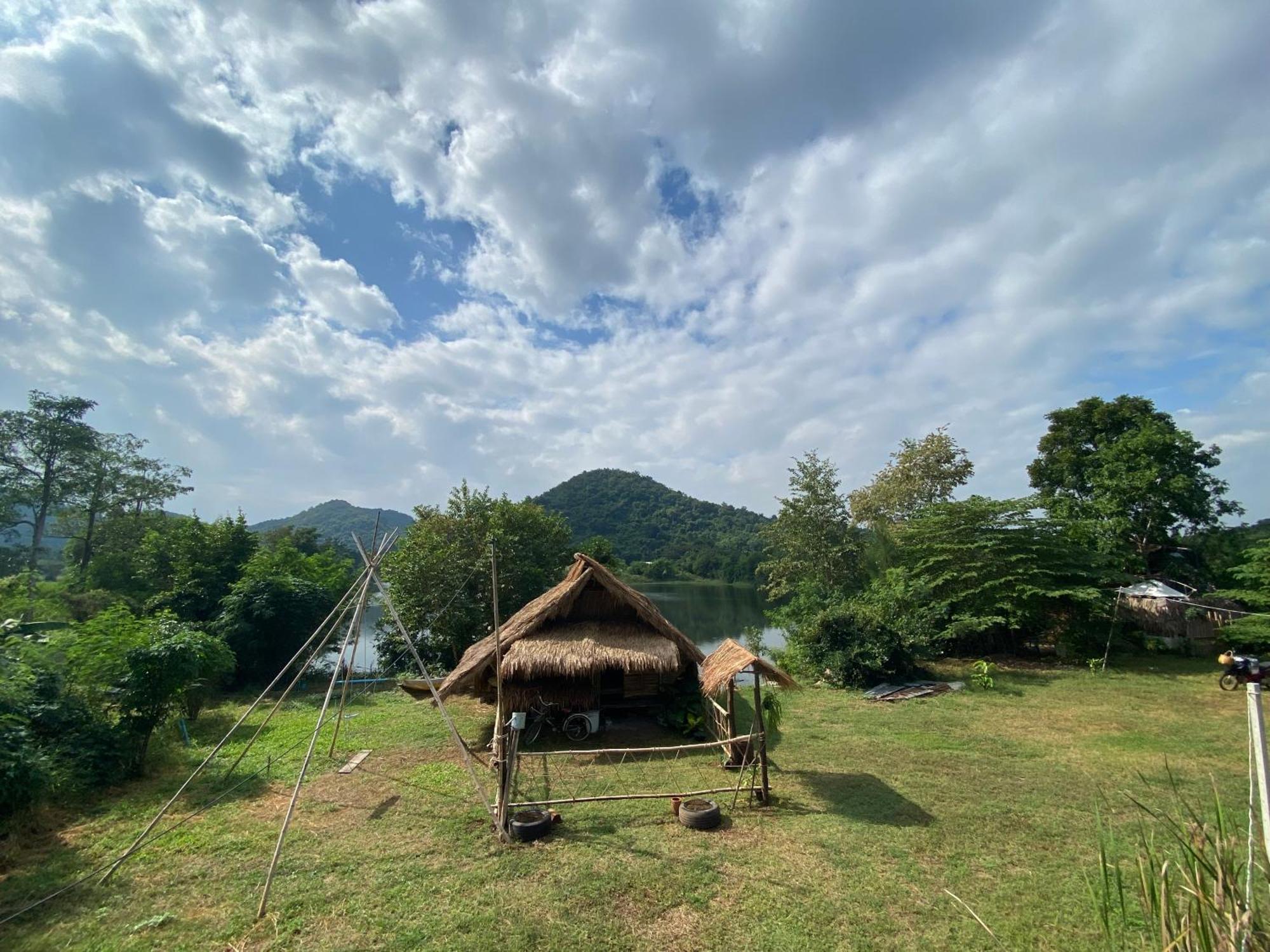 Royal Mountain Hut 호텔 Ratchaburi 외부 사진