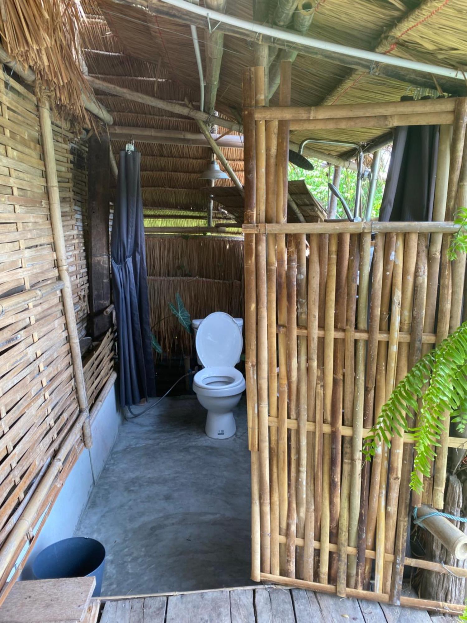 Royal Mountain Hut 호텔 Ratchaburi 외부 사진